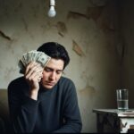 O dinheiro realmente melhora a saúde mental? Explorando a Relação Entre Finanças e Bem-Estar Emocional